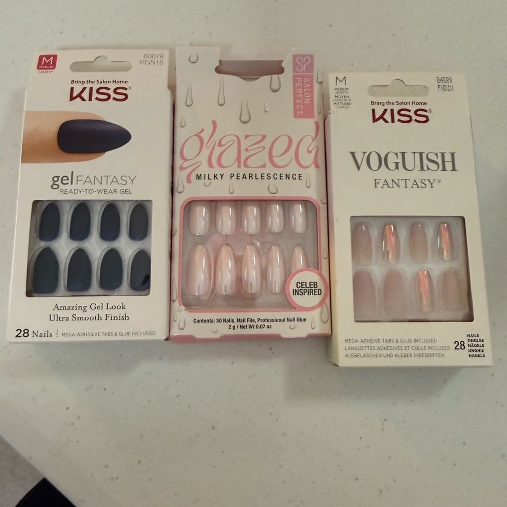 Lot of 3 press on nails